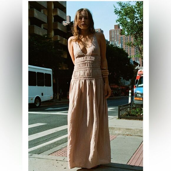 Zara Dresses & Skirts - Zara textured midi dress